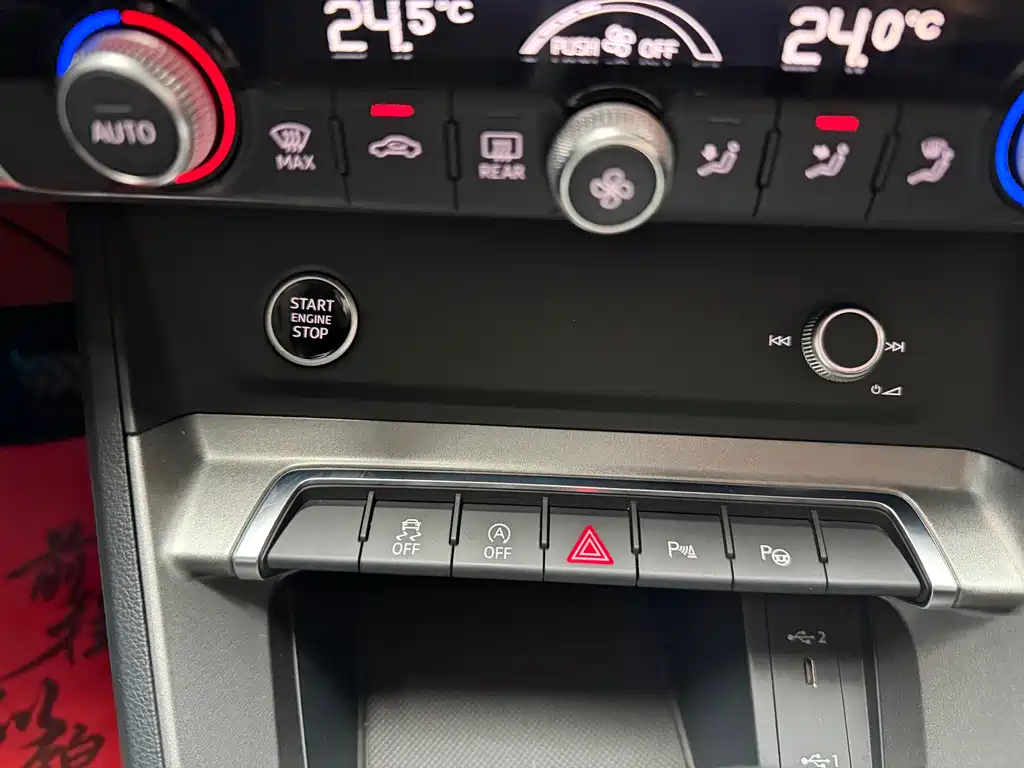 Audi Q3 — фото 17