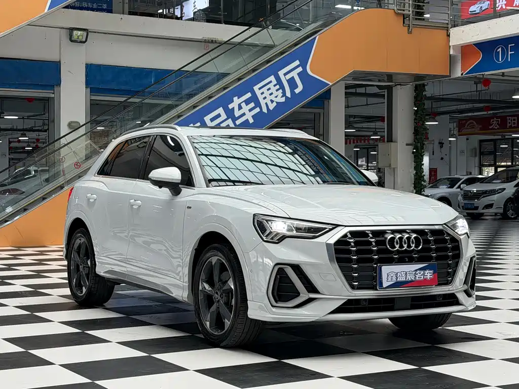 Audi Q3 — фото 3