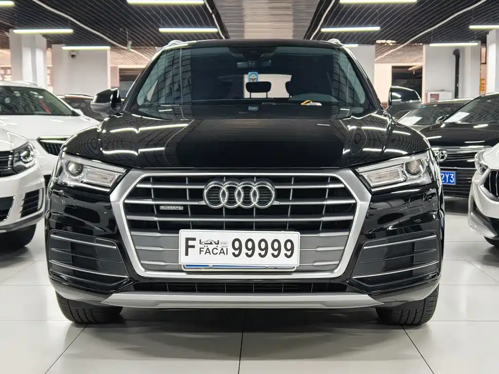 Audi Q5L — фото 2