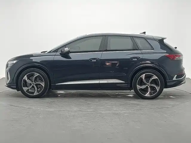 Audi Q4 e-tron — фото 3