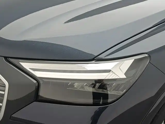Audi Q4 e-tron — фото 8