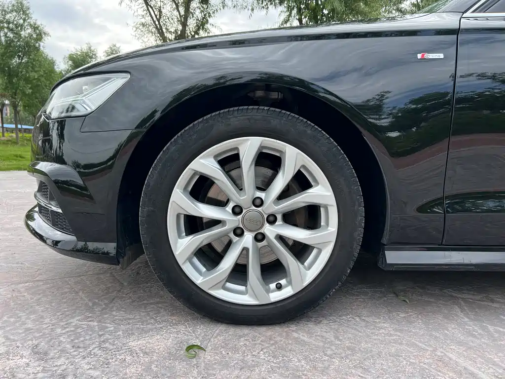 Audi A6L — фото 11