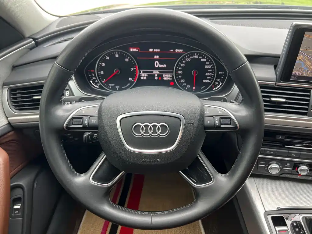 Audi A6L — фото 14