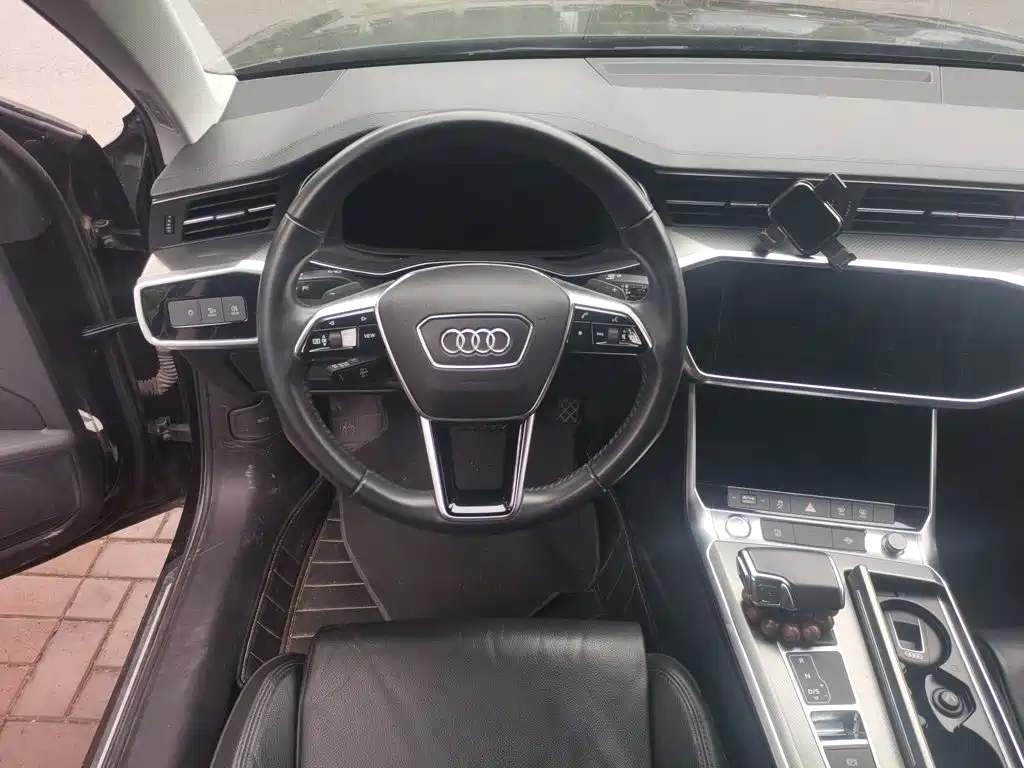 Audi A6L — фото 6