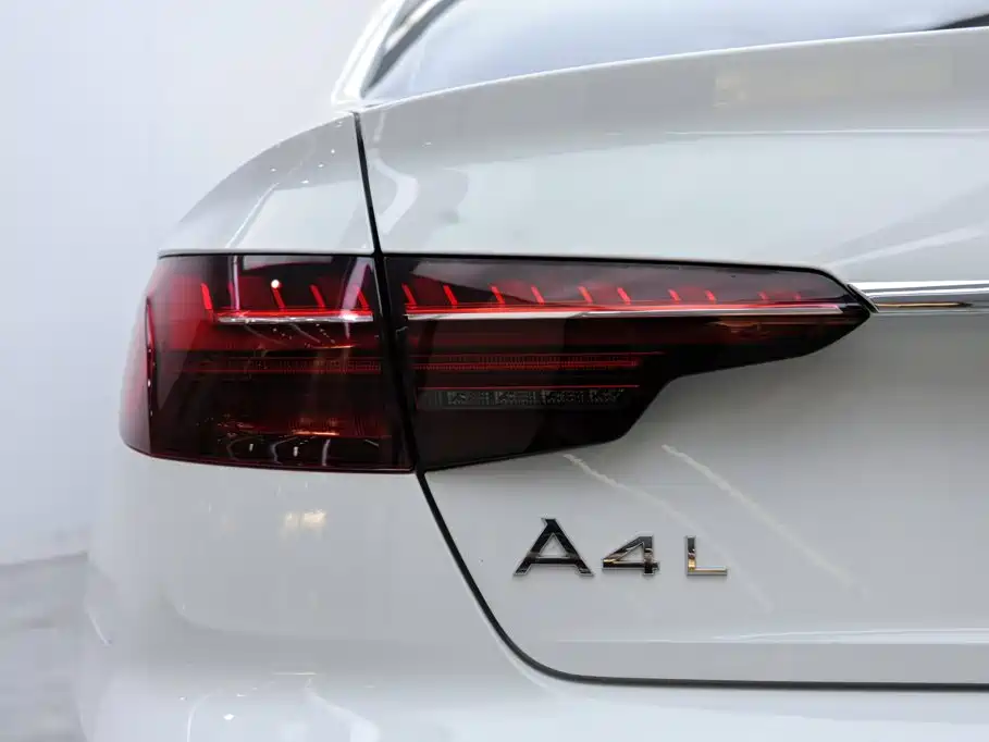 Audi A4L — фото 15