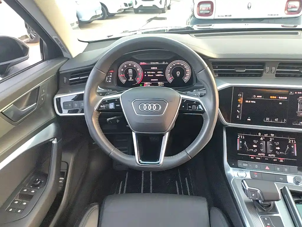 Audi A6L — фото 11
