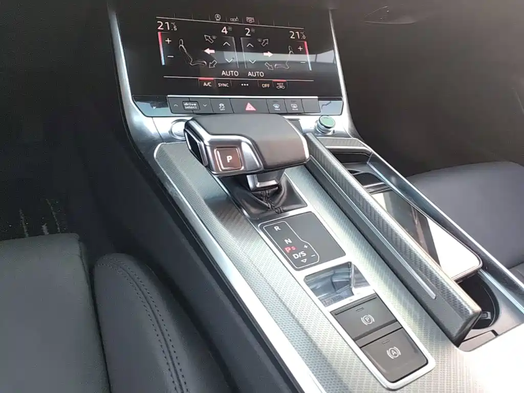 Audi A6L — фото 14