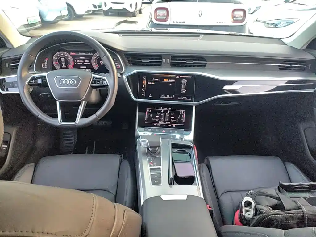 Audi A6L — фото 10