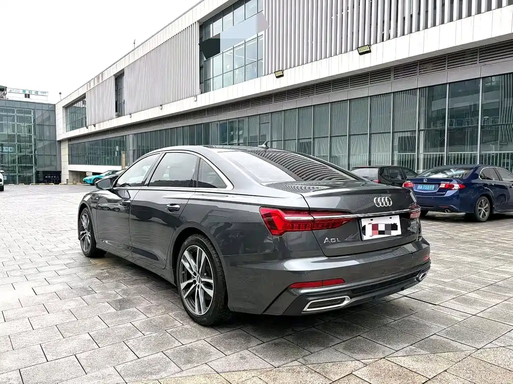 Audi A6L — фото 12