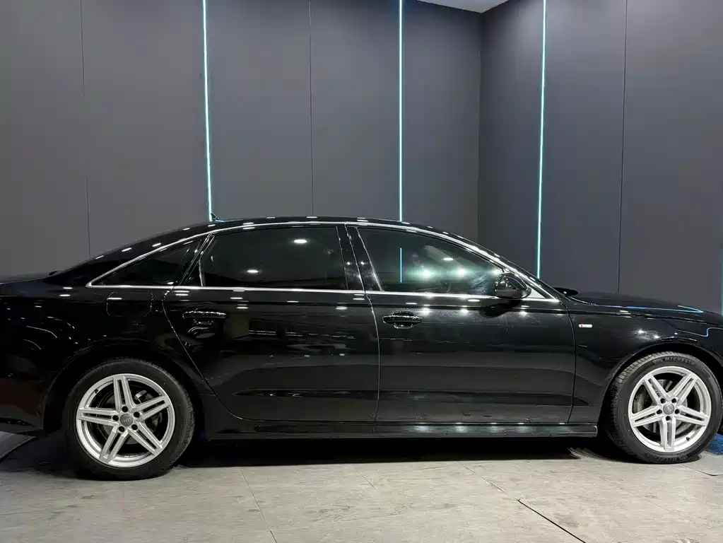 Audi A6L — фото 5
