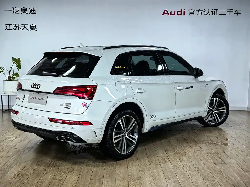 Audi Q5L — фото 4