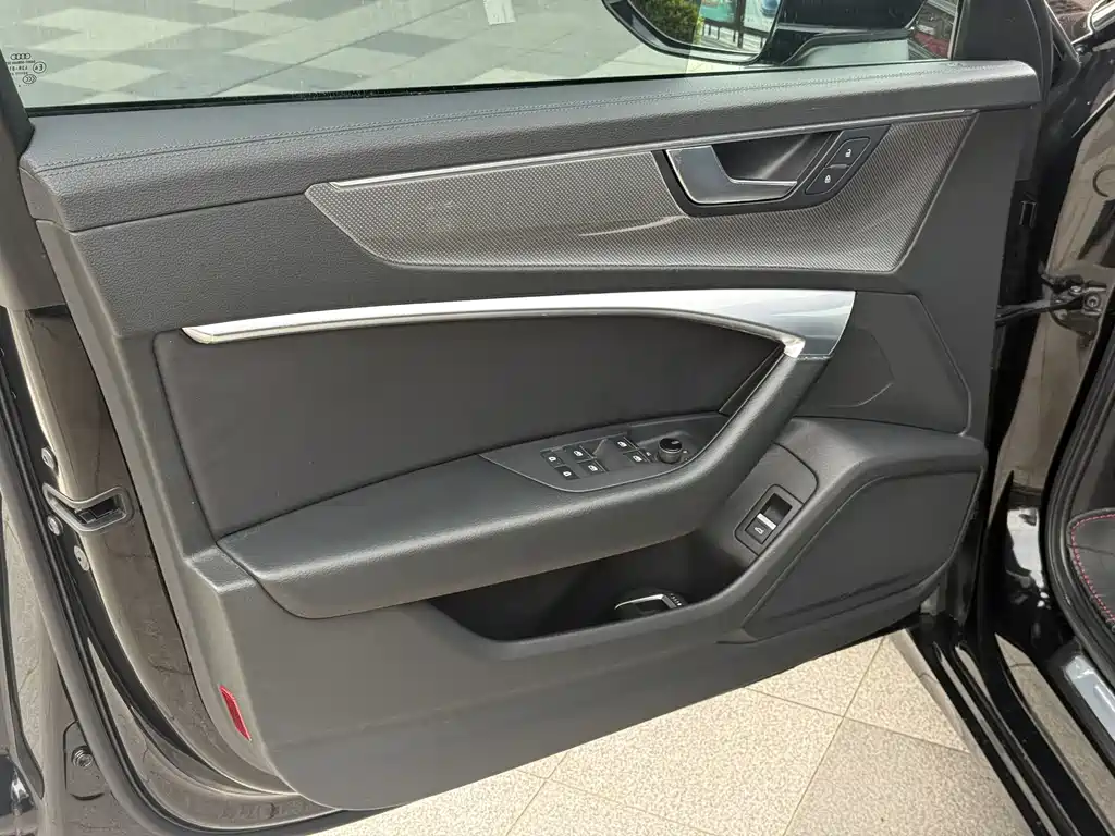 Audi A6L — фото 6