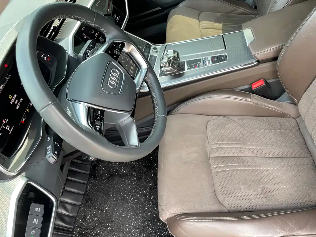 Audi A7L — фото 6