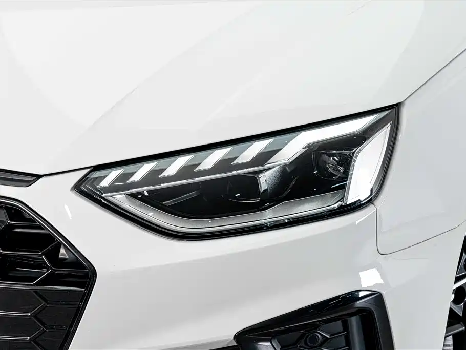 Audi A4L — фото 4
