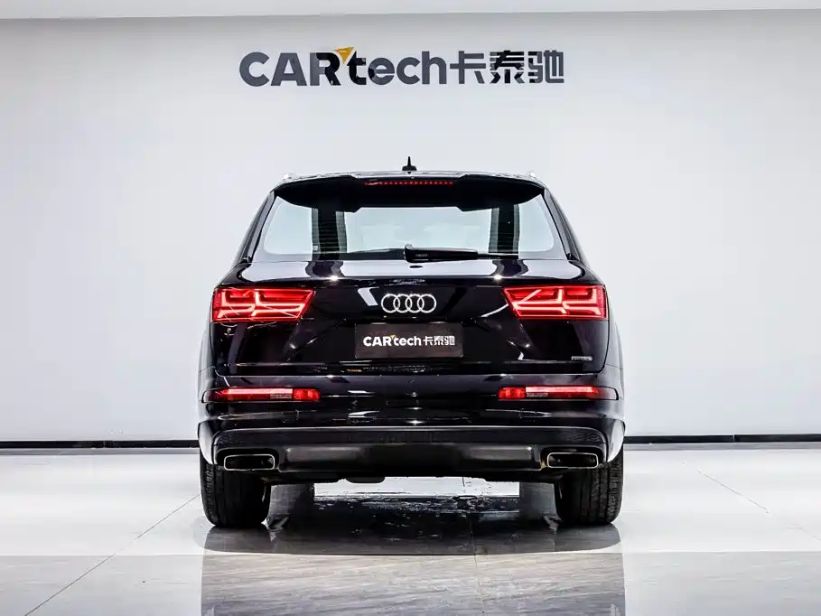 Audi Q5L — фото 5