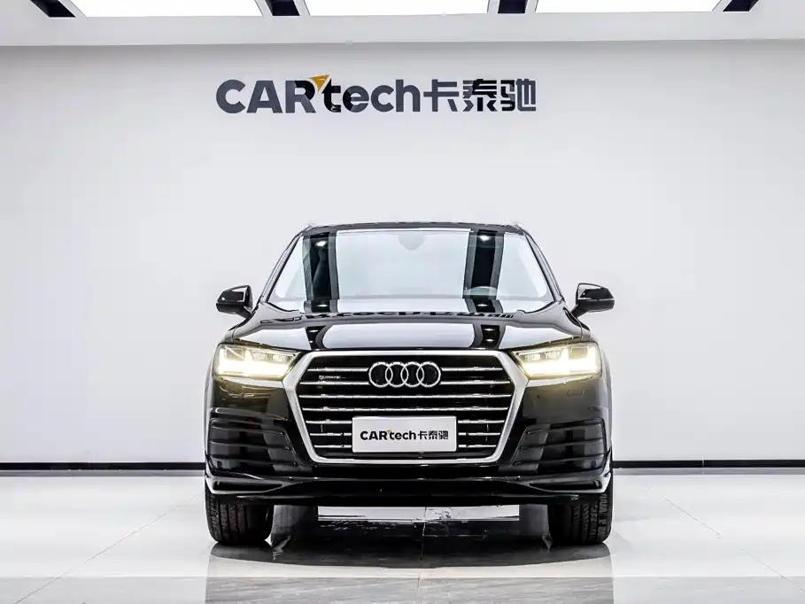 Audi Q5L — фото 2
