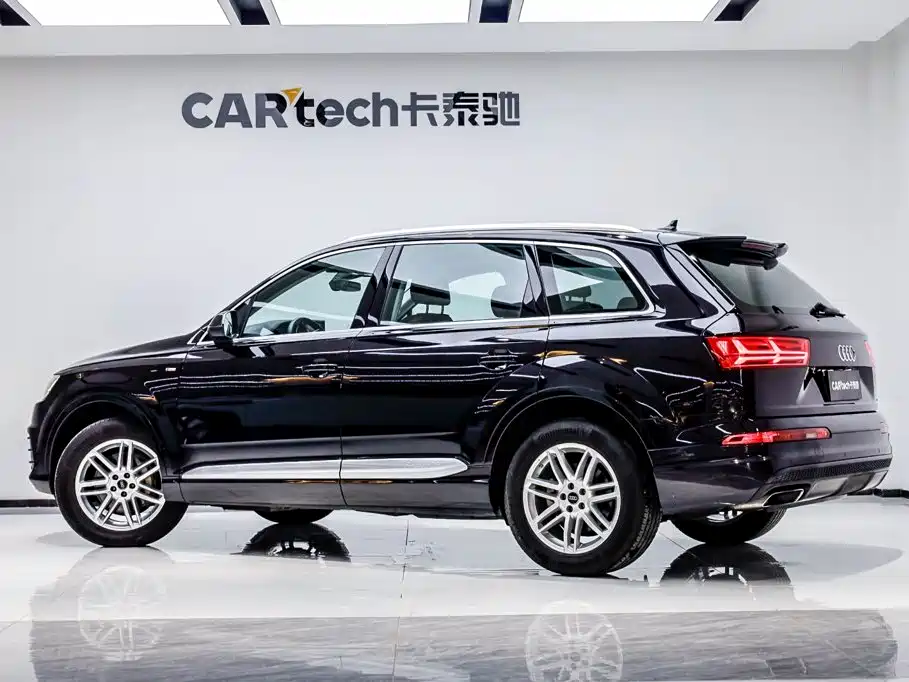 Audi Q5L — фото 4