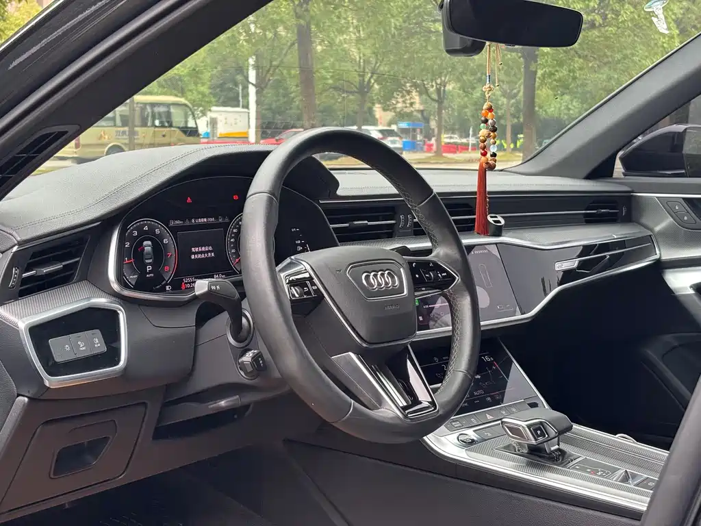 Audi A6L — фото 6