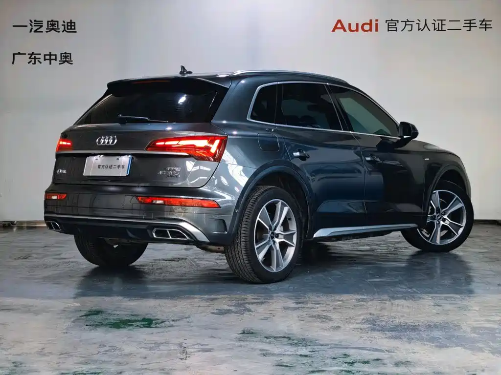 Audi Q5L — фото 5