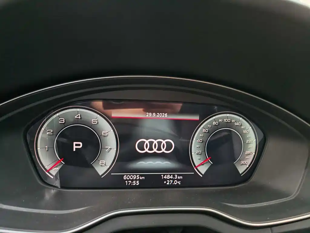 Audi Q5L — фото 4
