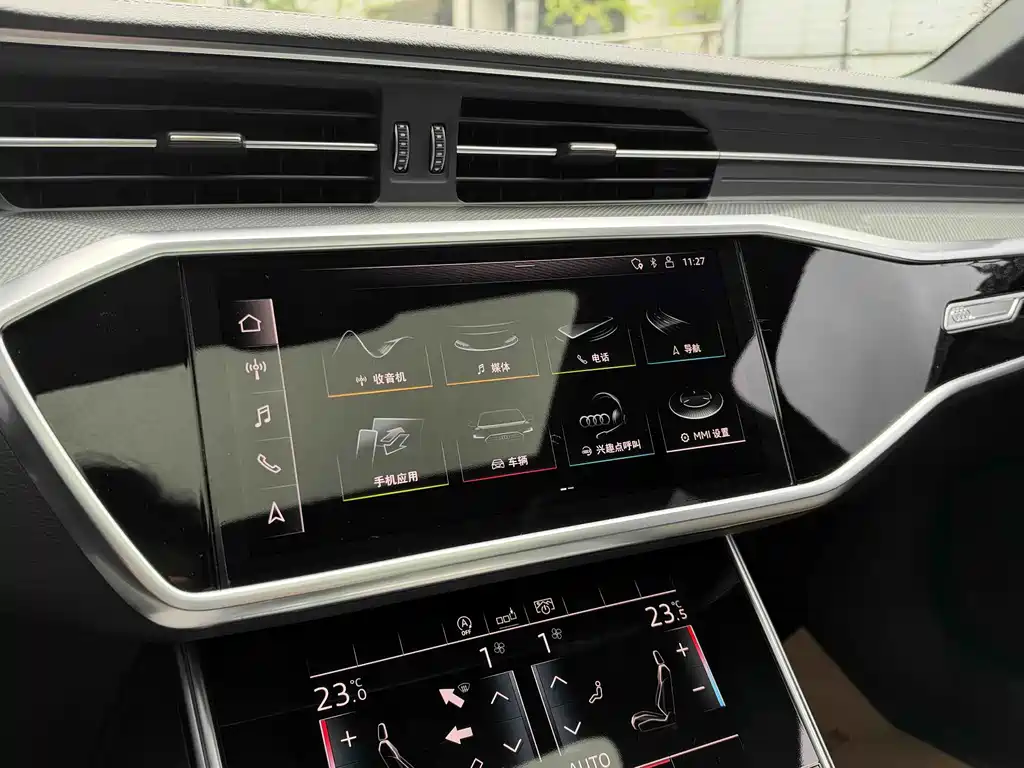 Audi A6L — фото 14