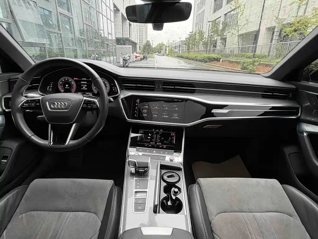 Audi A6L — фото 15