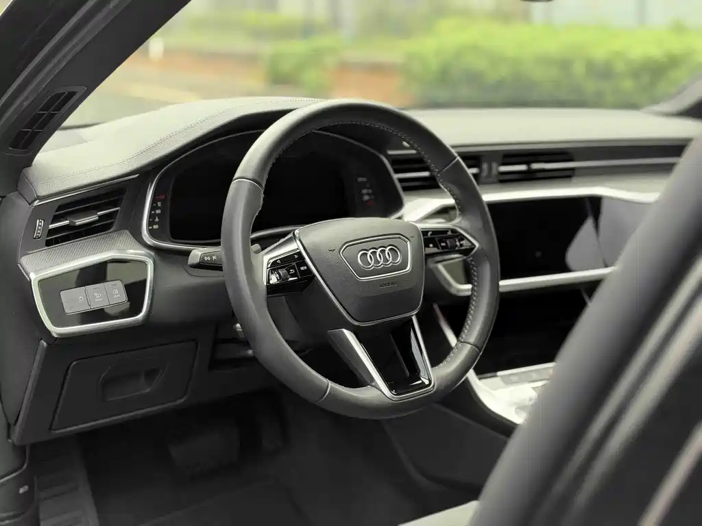 Audi A6L — фото 17