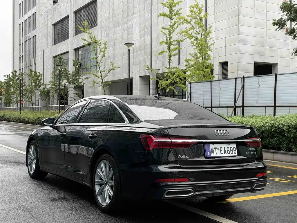 Audi A6L — фото 19