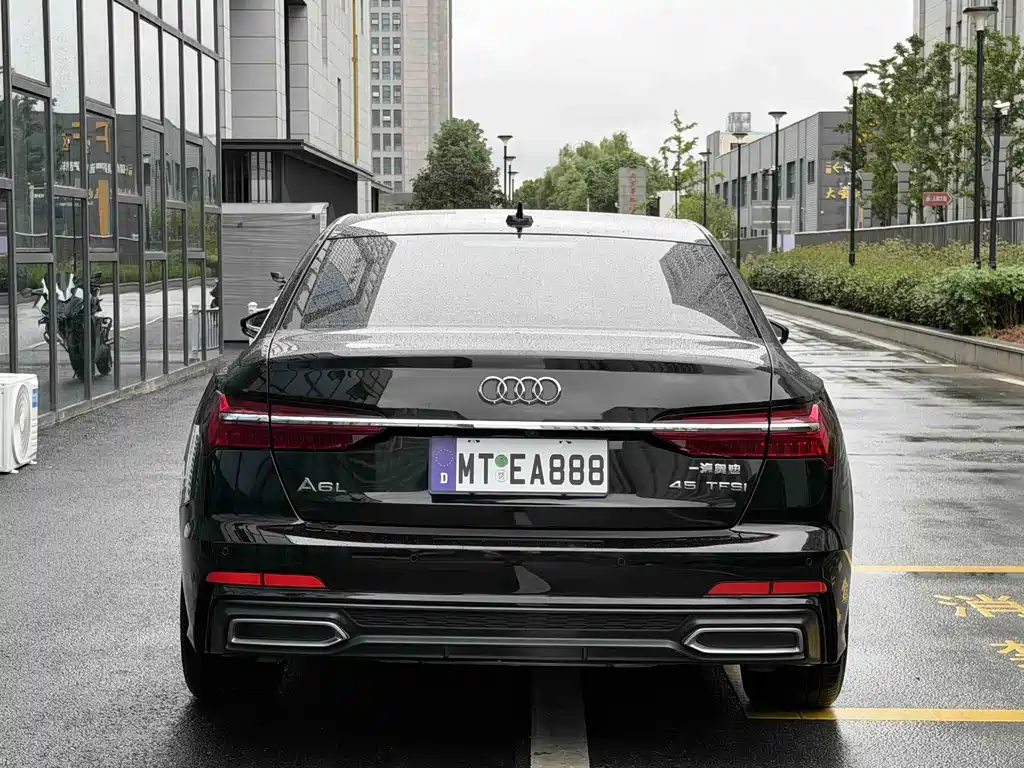Audi A6L — фото 4