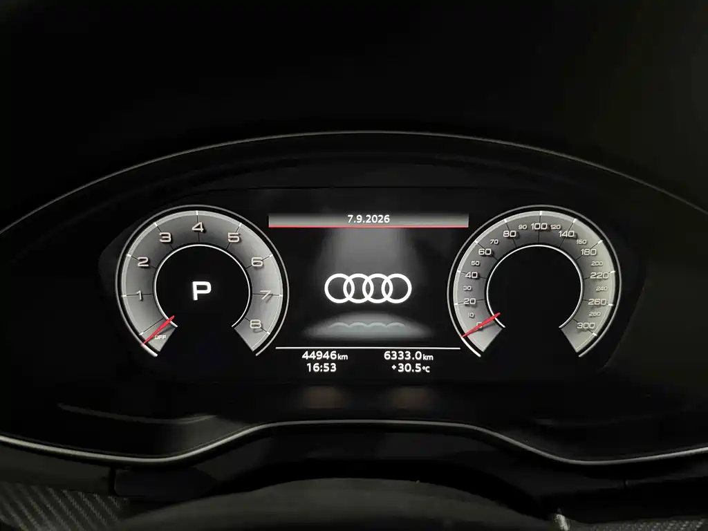 Audi Q5L — фото 6