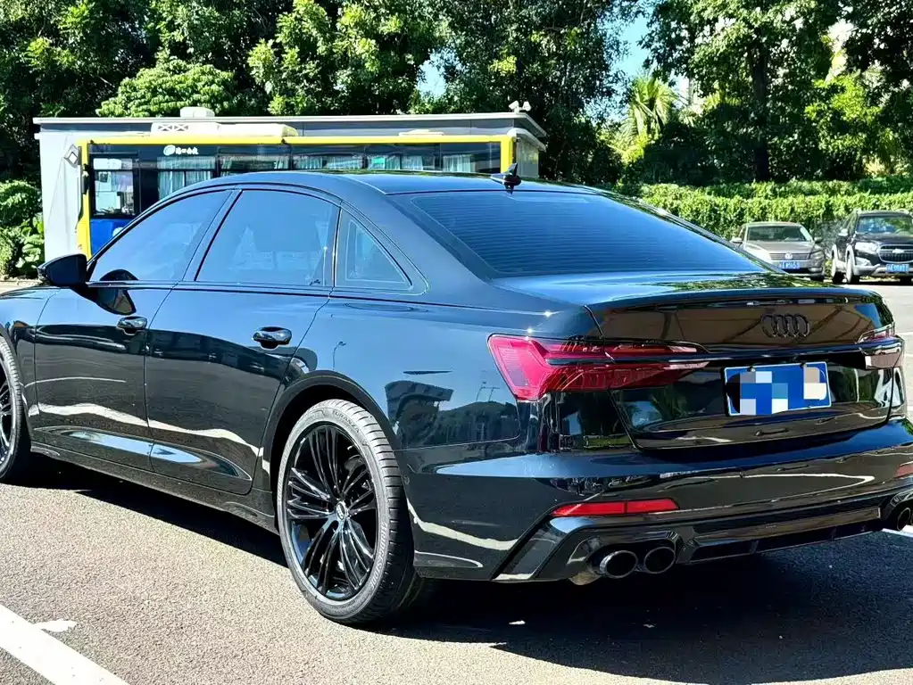 Audi A6L — фото 7