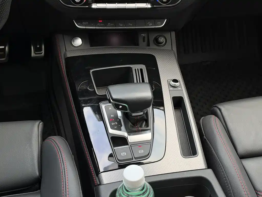 Audi Q5L Sportback — фото 14