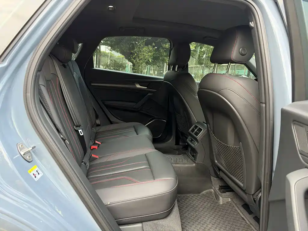 Audi Q5L Sportback — фото 18