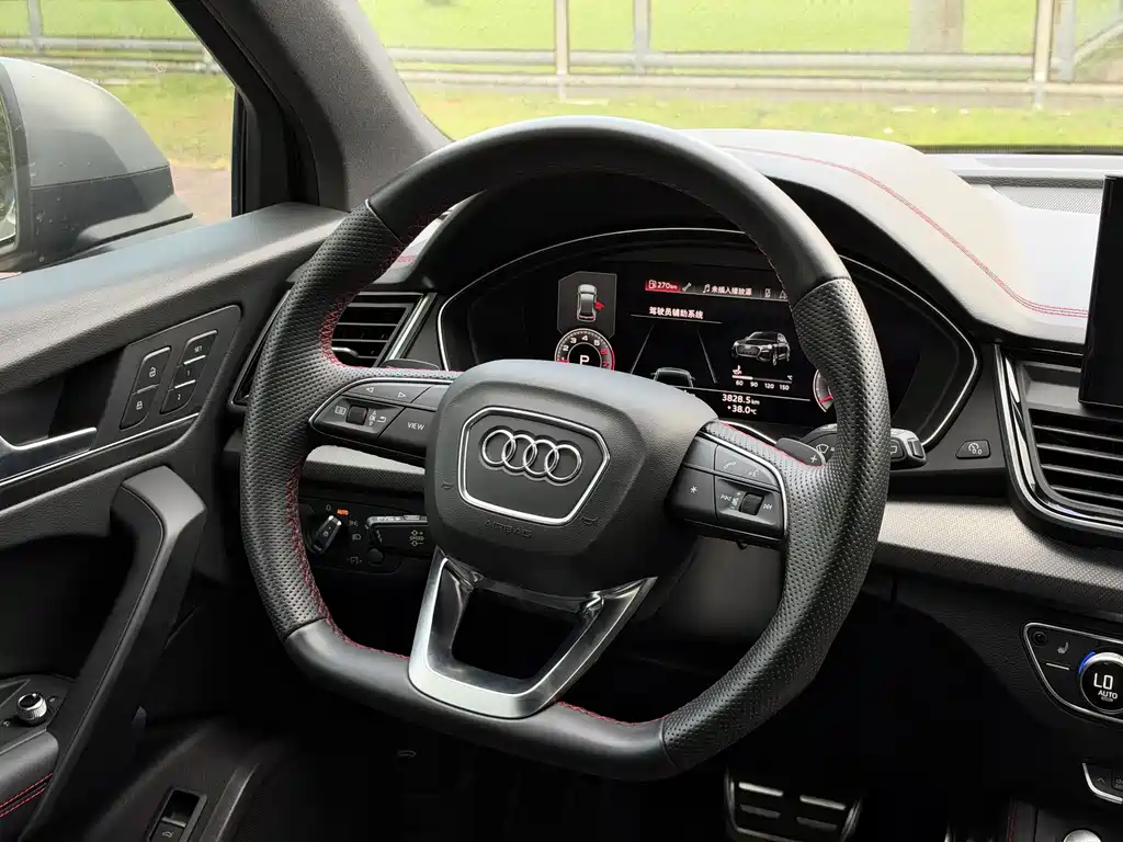 Audi Q5L Sportback — фото 19
