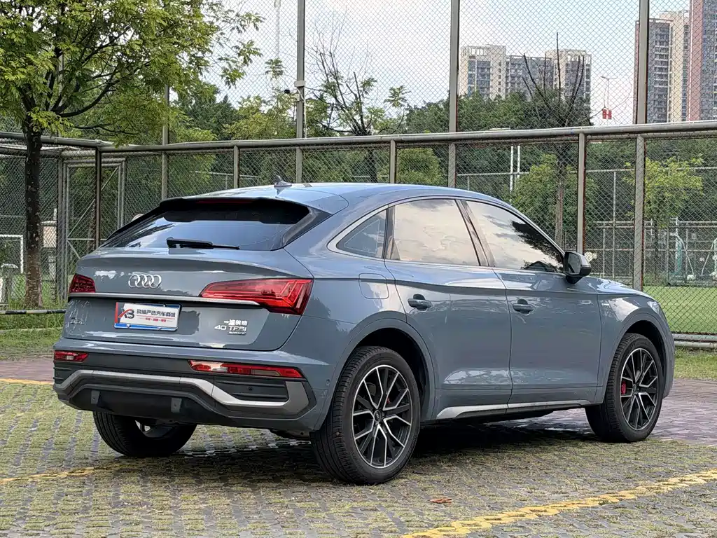 Audi Q5L Sportback — фото 4