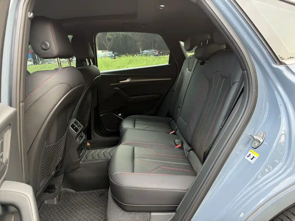 Audi Q5L Sportback — фото 8