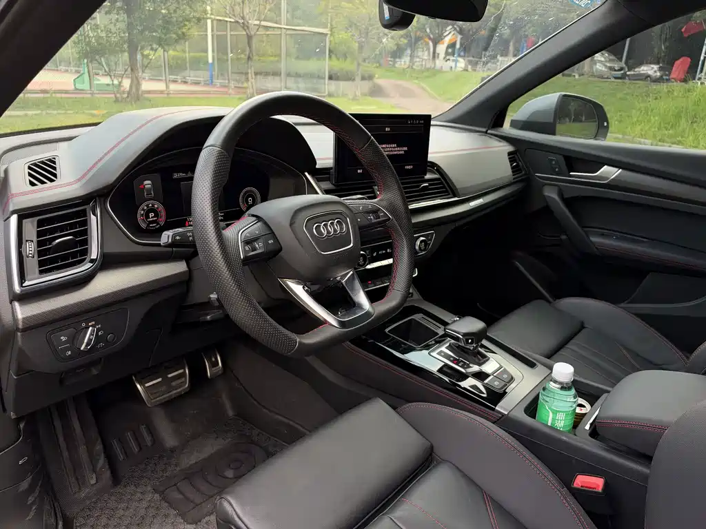 Audi Q5L Sportback — фото 10