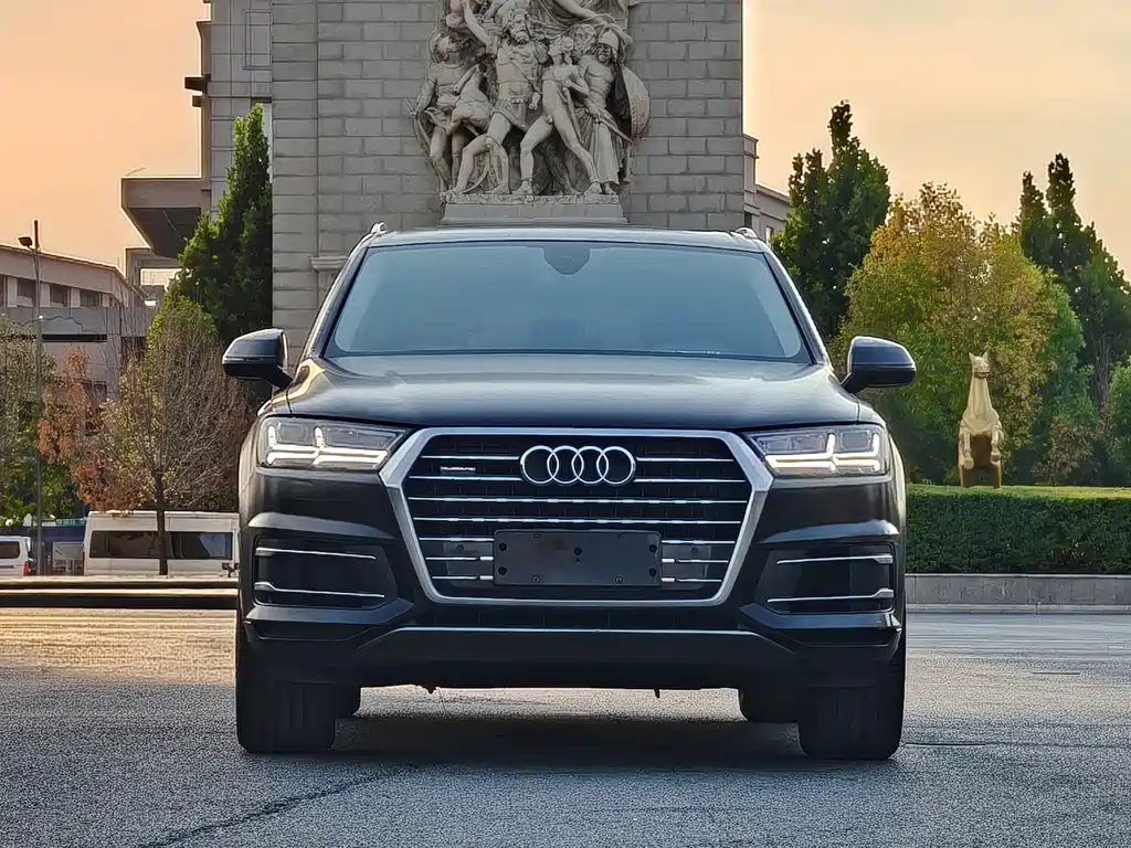 Audi Q7 — фото 2