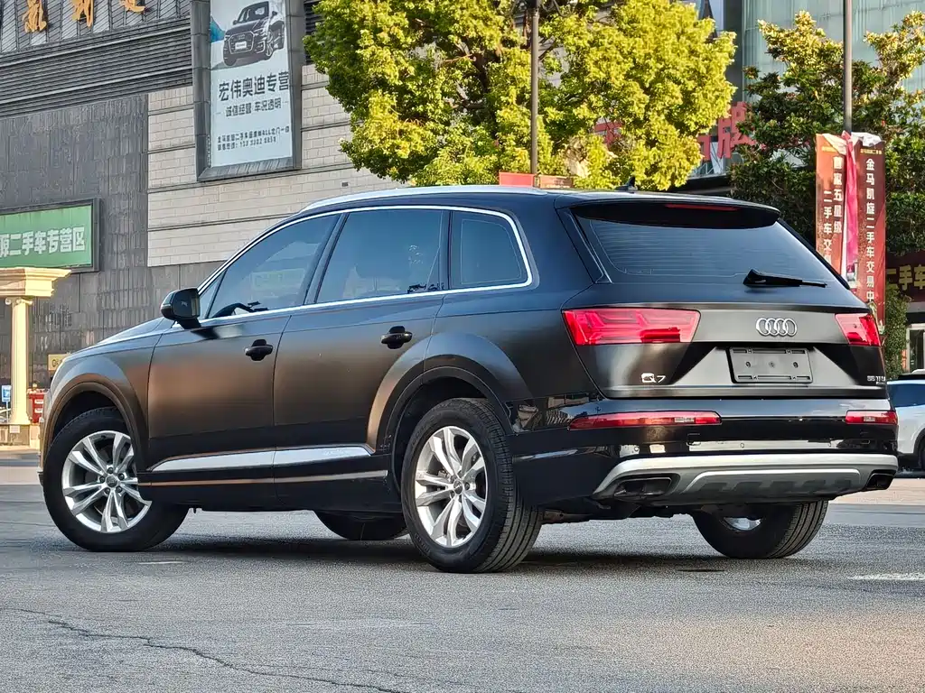Audi Q7 — фото 4