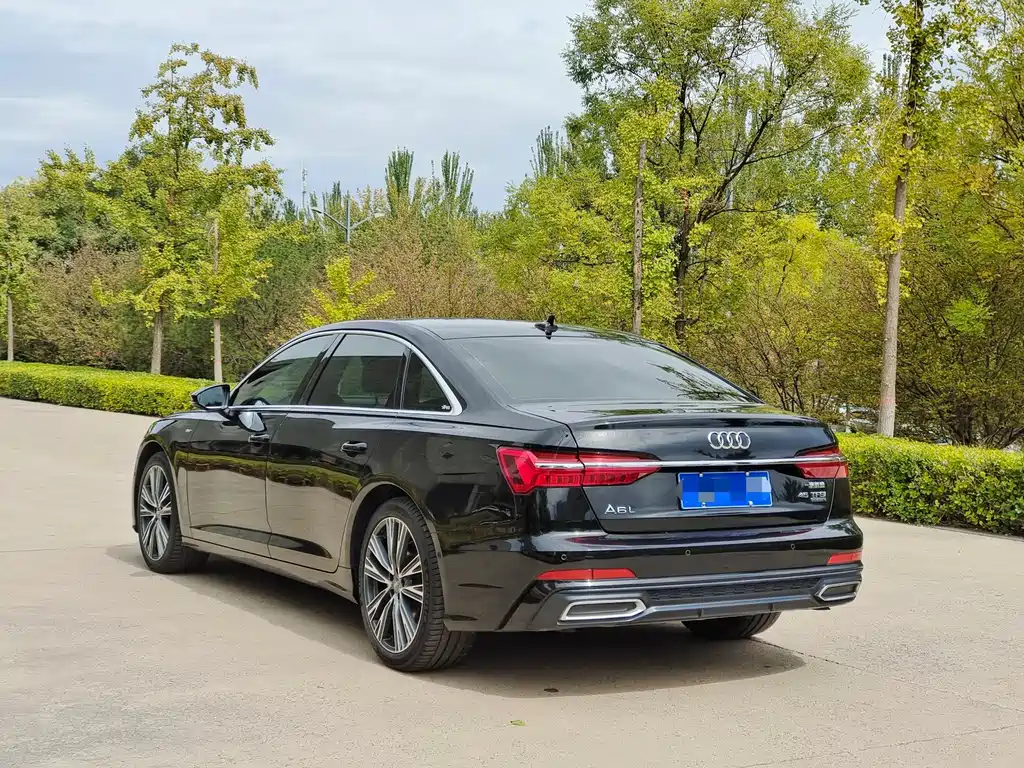 Audi A6L — фото 14