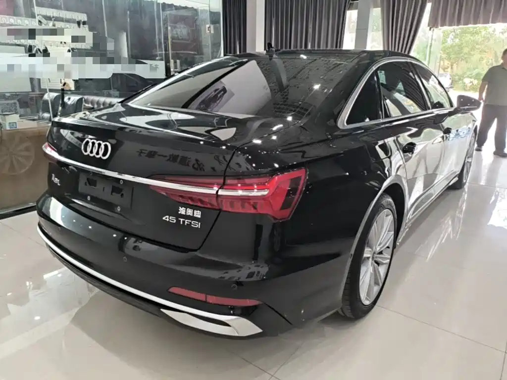 Audi A6L — фото 7