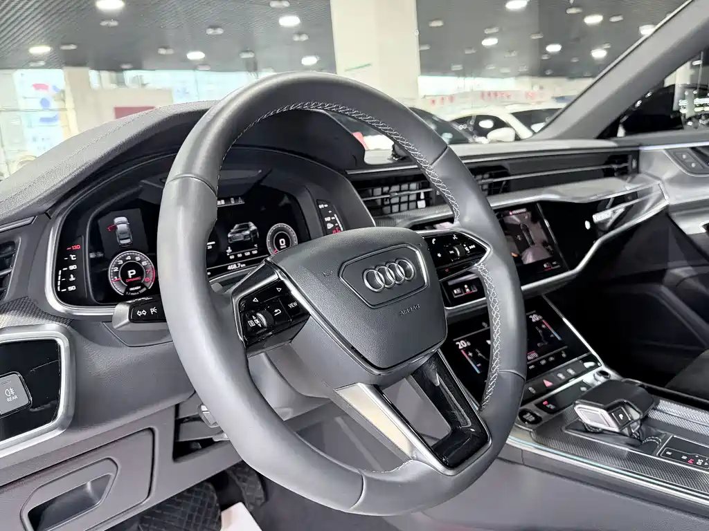Audi A6L — фото 10