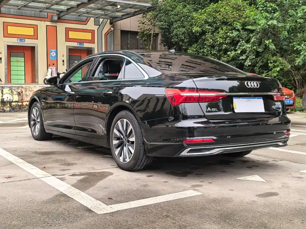 Audi A6L — фото 14