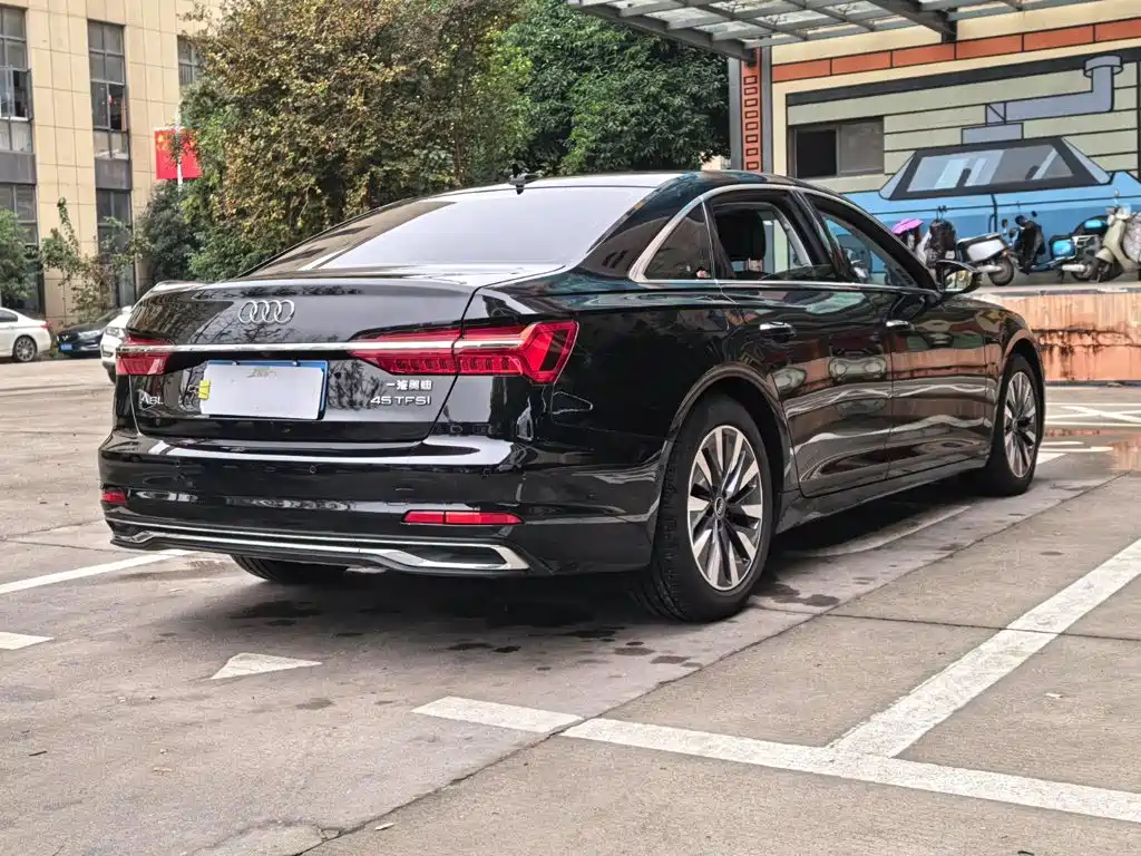 Audi A6L — фото 15
