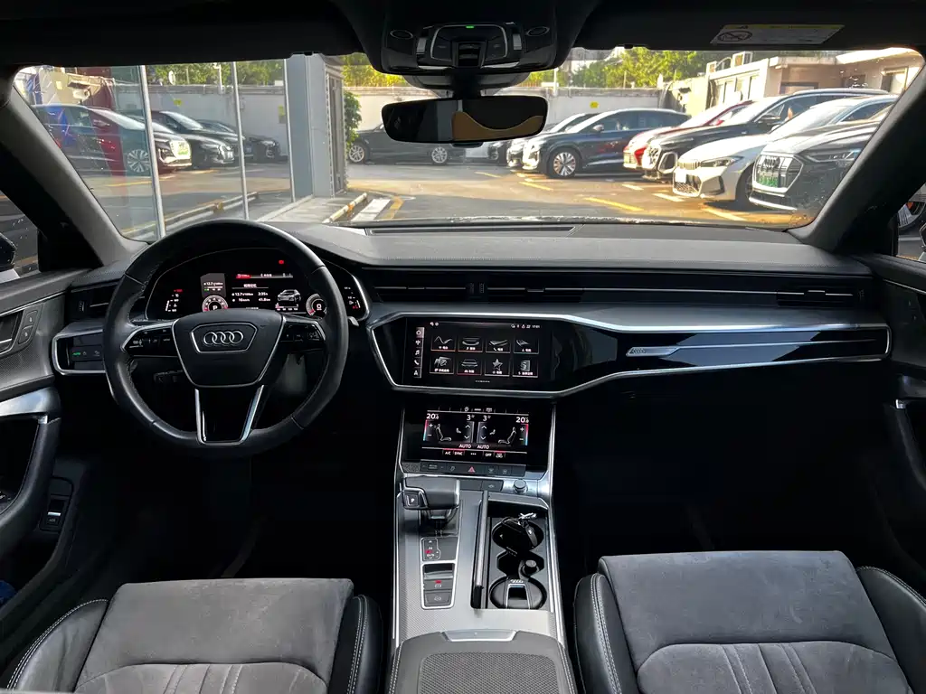 Audi A6L — фото 10