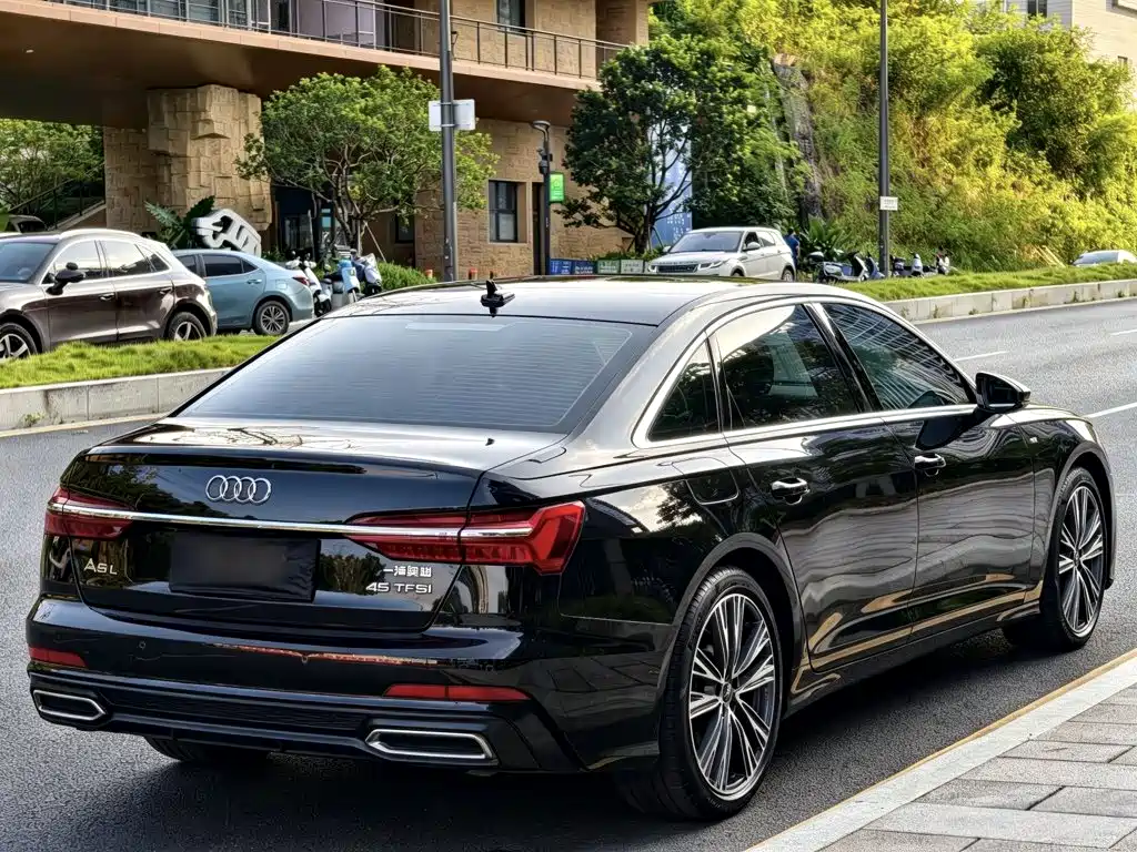 Audi A6L — фото 11