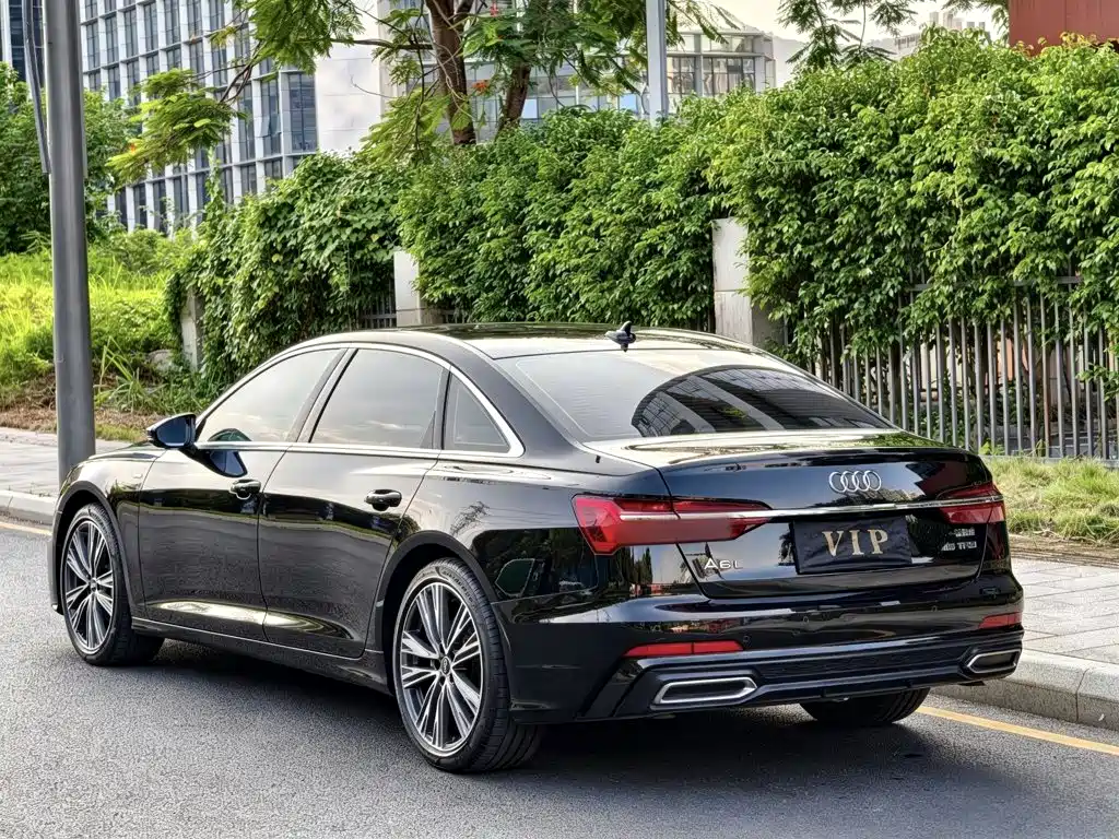 Audi A6L — фото 8