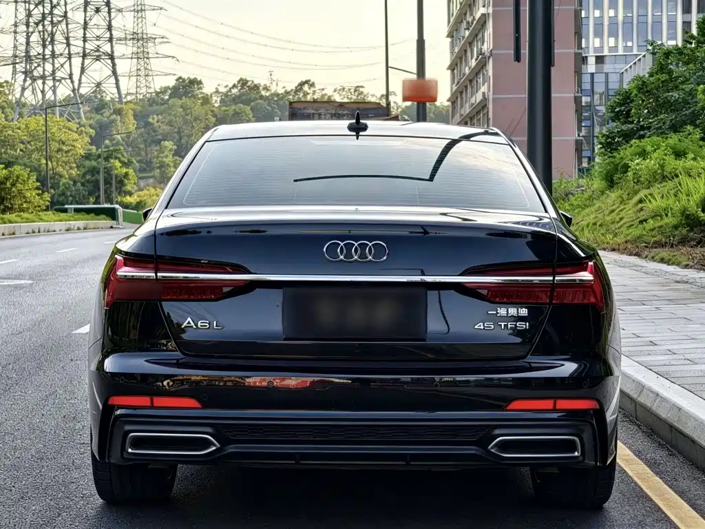 Audi A6L — фото 10
