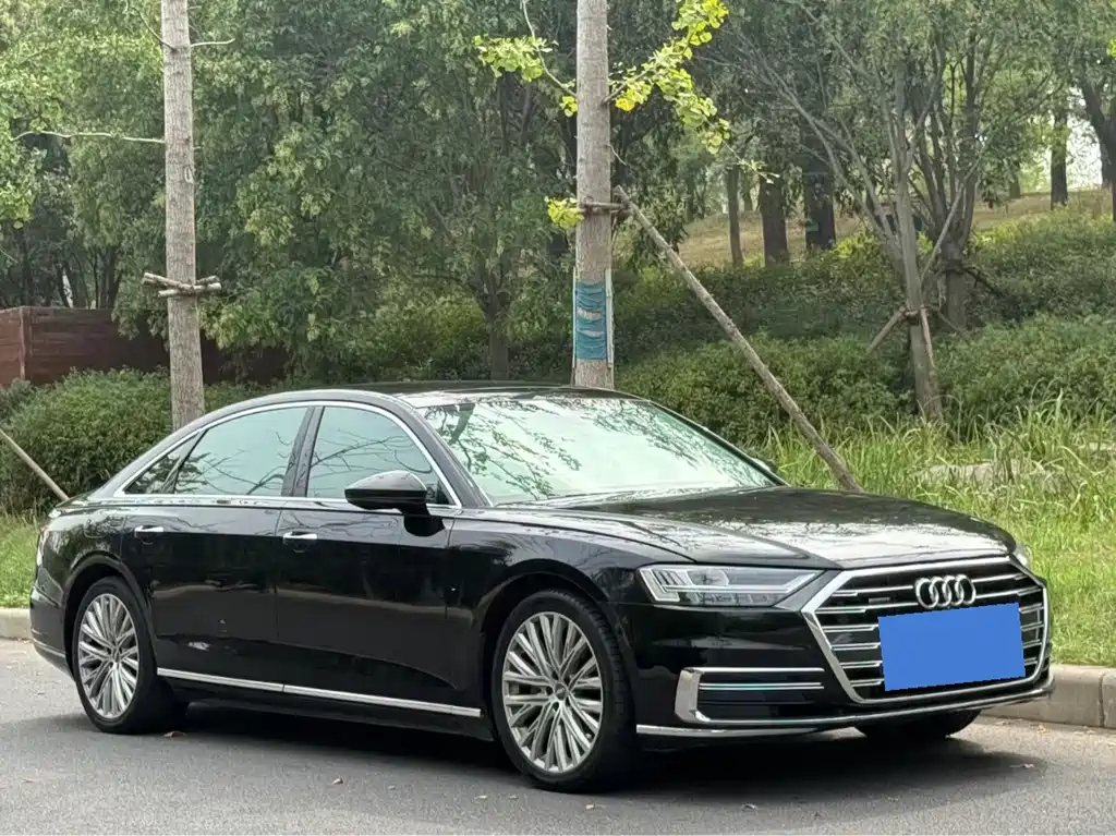 Audi A8 — фото 3