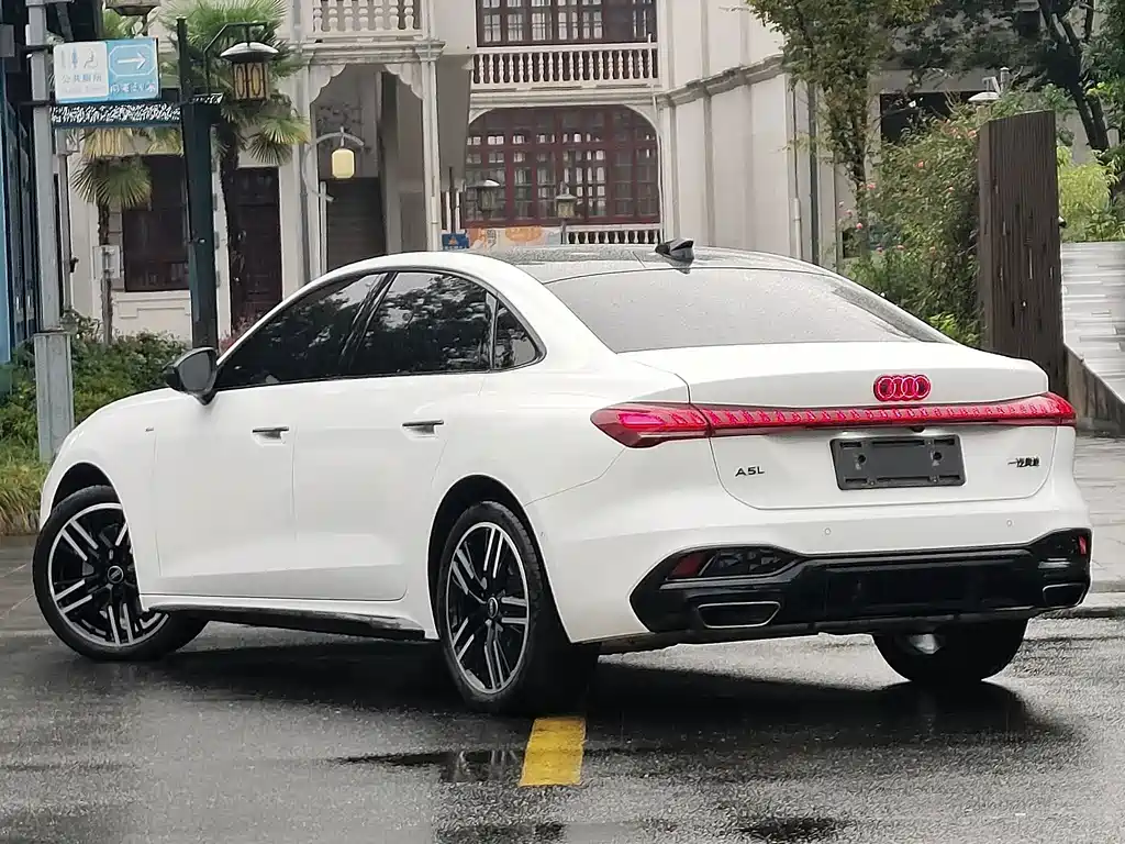 Audi A5L — фото 5